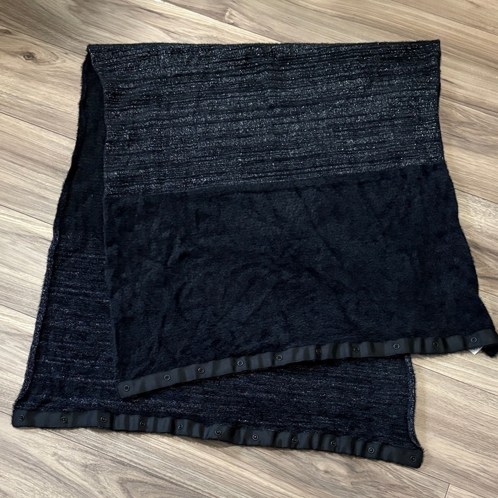 Stella & Dot Black Infinity Snap on Scarf